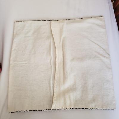 14 Decorative Throw Pillows (BR3-KD)