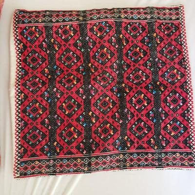 14 Decorative Throw Pillows (BR3-KD)