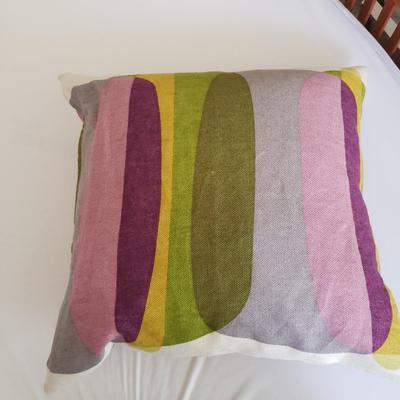 14 Decorative Throw Pillows (BR3-KD)