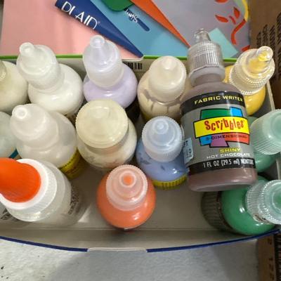 Crafting lot with tote
