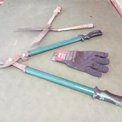 Garden Tool Trio – Shears, Loppers & Gloves