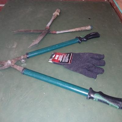 Garden Tool Trio – Shears, Loppers & Gloves