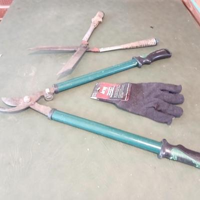 Garden Tool Trio – Shears, Loppers & Gloves
