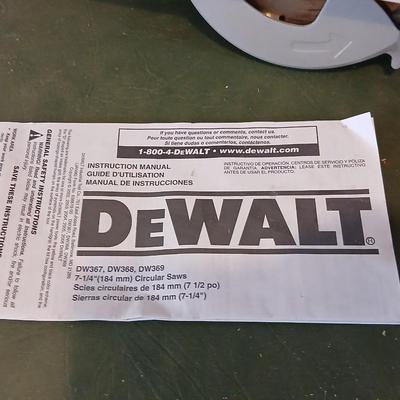 DeWalt DW367 7-1/4" Circular Saw with Box & Manual