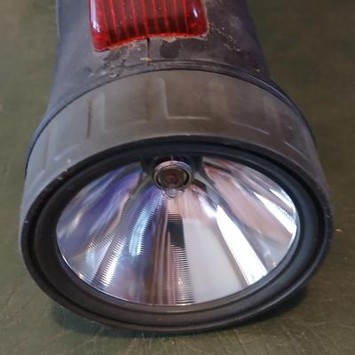 Cold Weather Auto Lot – Washer Fluid, De-Icer, Starting Fluid & Safety Light with an am/fm radio