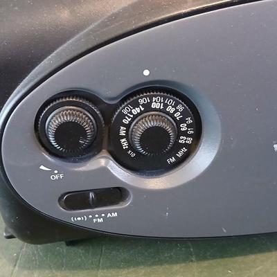 Cold Weather Auto Lot – Washer Fluid, De-Icer, Starting Fluid & Safety Light with an am/fm radio