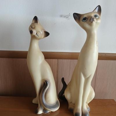 Vintage Mid-Century Siamese Cat Figurines – Japan, Tall Pair