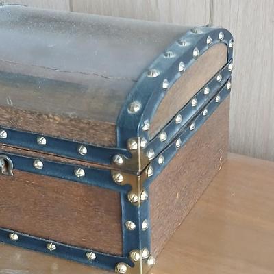 Decorative Keepsake Box / Jewlery box with 2 Belt Buckles – Western & Safety Award and a pocketknife