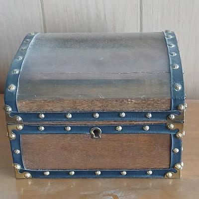Decorative Keepsake Box / Jewlery box with 2 Belt Buckles – Western & Safety Award and a pocketknife