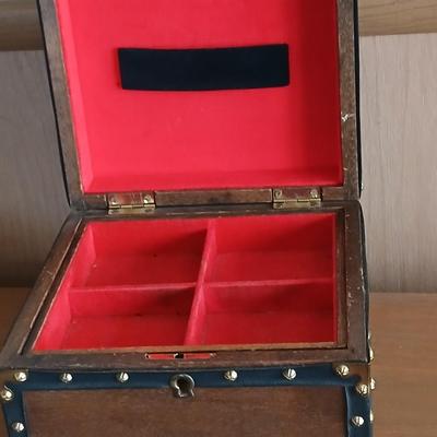Decorative Keepsake Box / Jewlery box with 2 Belt Buckles – Western & Safety Award and a pocketknife