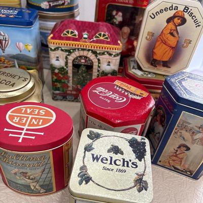 Tins with tote