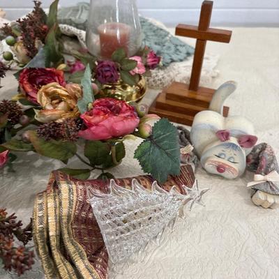 Crocheted doilies, floral and decor