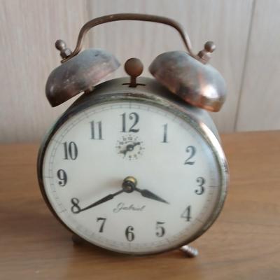 Vintage Decor Lot – Clocks, Cigar Box, English Leather Gift Set wooden box & More