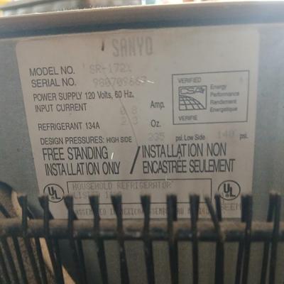 Vintage Sanyo SR-172X Mini Refrigerator – Woodgrain Finish