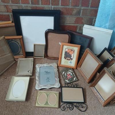Large Lot of Assorted Picture Frames – Wood, Metal & Decorative Styles