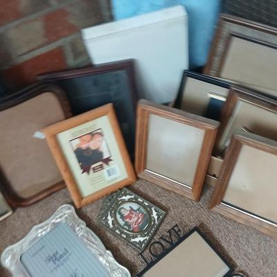 Large Lot of Assorted Picture Frames – Wood, Metal & Decorative Styles
