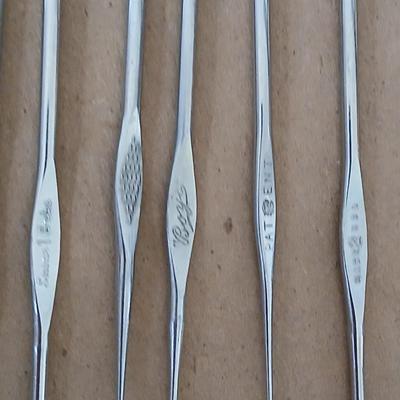 Crochet & Knitting Tool Set with Instruction Kits
