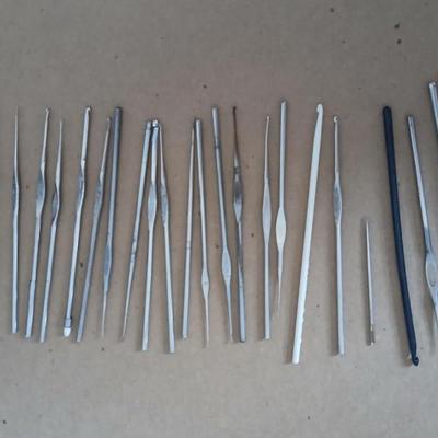 Crochet & Knitting Tool Set with Instruction Kits
