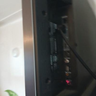 TCL Roku 40" Smart HDTV (Model 40FS3800)