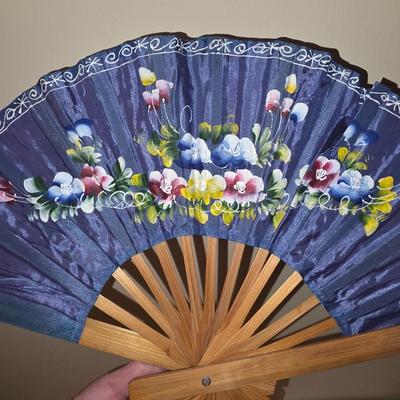 Set of paper fans