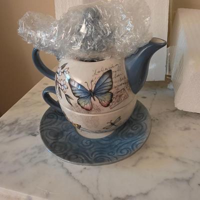 Decorative teapot