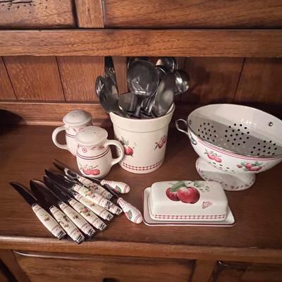 Pfaltzgraff ‘Delicious’ - Large Set of Dinnerware & More (FEC2-RG)