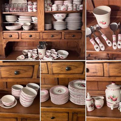 Pfaltzgraff ‘Delicious’ - Large Set of Dinnerware & More (FEC2-RG)