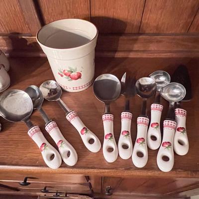 Pfaltzgraff ‘Delicious’ - Large Set of Dinnerware & More (FEC2-RG)