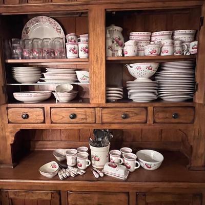 Pfaltzgraff ‘Delicious’ - Large Set of Dinnerware & More (FEC2-RG)