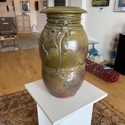 Gorgeous Large Vase with Stand (D-BM)