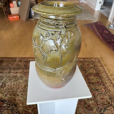 Gorgeous Large Vase with Stand (D-BM)