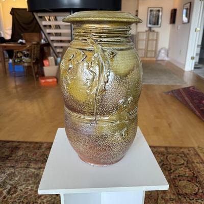 Gorgeous Large Vase with Stand (D-BM)