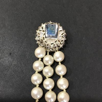 Very nice vintage trio strand, Faux pearl bracelet with rhinestone clasp