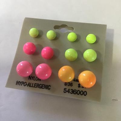 Vintage highlighter stud earrings set