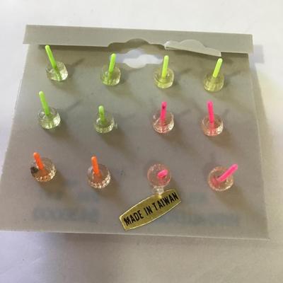 Vintage highlighter stud earrings set