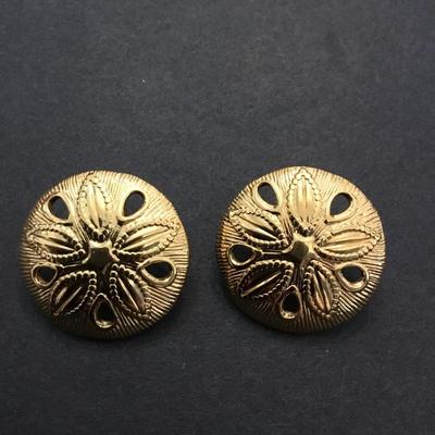 Pretty vintage gold tone Circular stud earrings