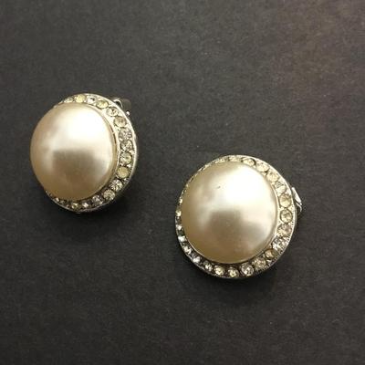 Vintage faux pearl clip on earrings