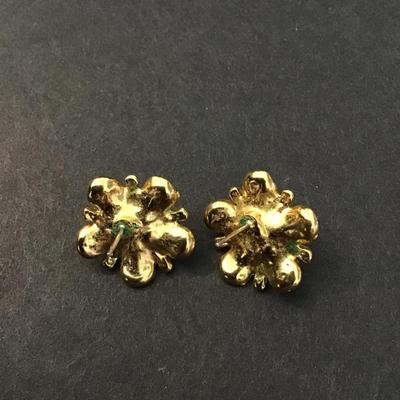 gold tone flower stud earrings