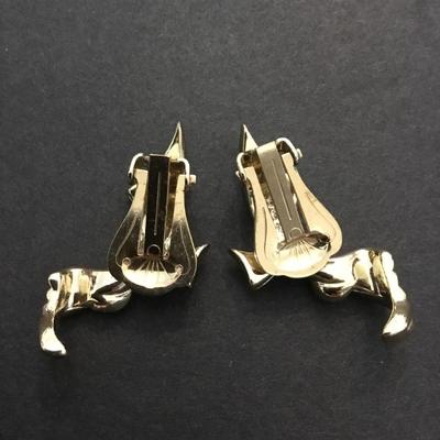 Vintage gold tone clip on earrings