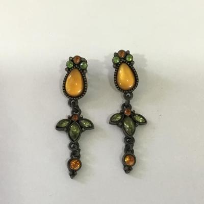 Beautiful antique bronze, toned dangle earrings very beautiful