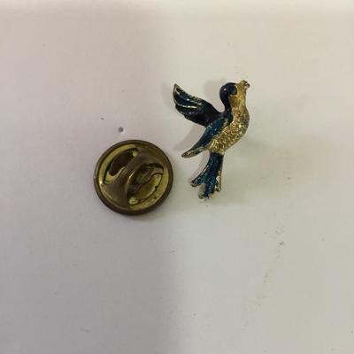 Cute vintage bluebird pin