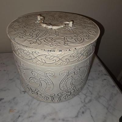 Tin storage box