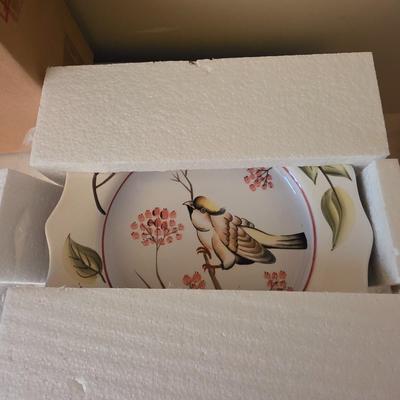 Home Interiors decorative plate set