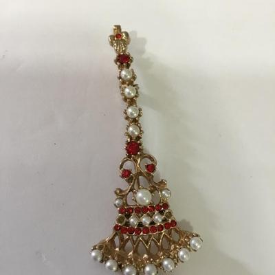 Cute vintage broom, brush, faux pearl