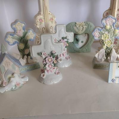 Collection of Vintage Porcelain Home Decor Items