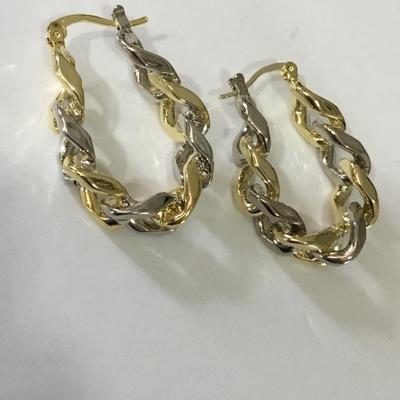 Beautiful, silver and gold toned, chain-link hoop earrings