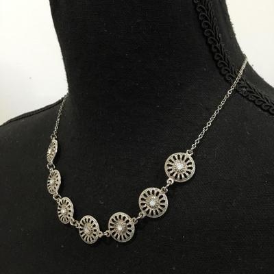 Beautiful translucent rhinestone, silver tone, filigree, double-sided necklace very beautiful Made well