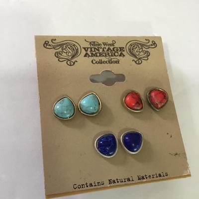 Stone stud earrings