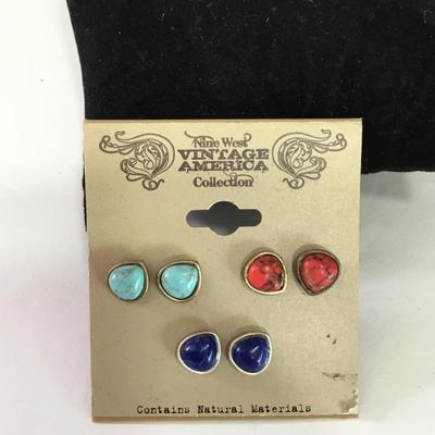 Stone stud earrings