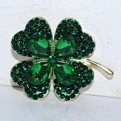Beautiful Bejeweled GREEN 4 Leaf CLOVER BROOCH (2" x 1½") with Stem on a Gold Tone Setting